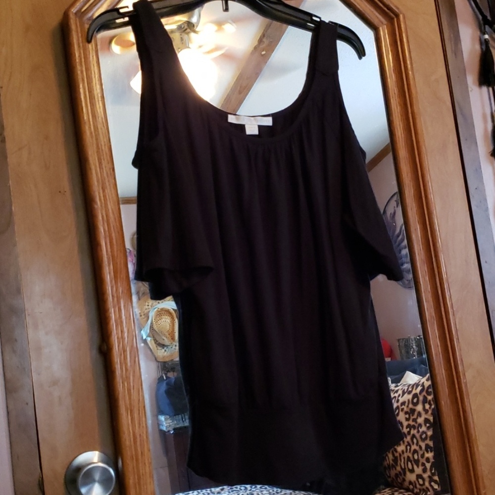 Boston Proper Cold Shoulder Top - Picture 2 of 7